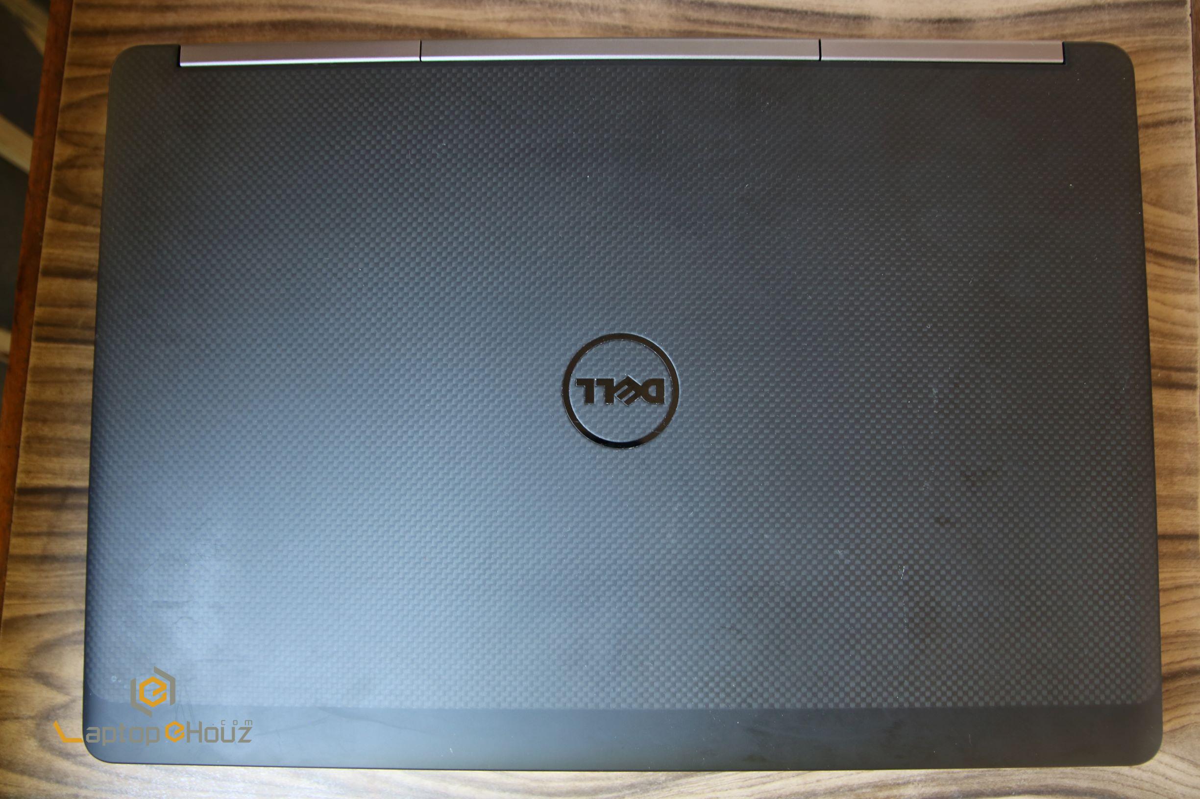 Logo Dell trên máy trạm Workstation Dell Precision 7520