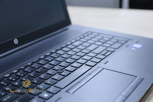 HP Zbook 17 G3 touchpad rộng